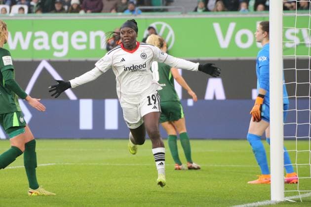 08.11.2025, xgrfx, Fussball Google Pixel Frauen-Bundesliga, VfL Wolfsburg - Eintracht Frankfurt v.l. Tor, Nicole Anyomi (Eintracht Frankfurt) (DFL DFB REGULATIONS PROHIBIT ANY USE OF PHOTOGRAPHS as IMAGE SEQUENCES and or QUASI-VIDEO) Wolfsburg