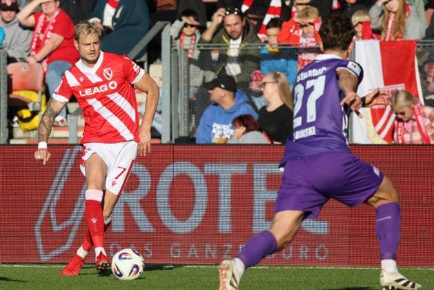 7 Timmy Thiele (Energie Cottbus, l.), Fussball 3. Liga 2025 2026 FC Energie Cottbus - VfL Osnabrück