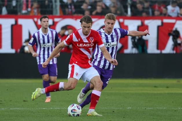 11 Moritz Hannemann (Energie Cottbus, l.), 26 Fridolin Wagner (Osnabrück) Fussball 3. Liga 2025 2026 FC Energie Cottbus - VfL Osnabrück