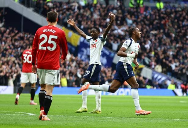 Mathys Tel of Tottenham Hotspur celebrates scoring his sides first goal Tottenham Hotspur v Manchester United, ManU Premier League, Football, Tottenham Hotspur Stadium, London, UK - 08 Nov 2025London Tottenham Hotspur Stadium United Kingdom EDITORIAL USE ONLY No use with unauthorised audio, video, data, fixture lists, club league logos or live services. Online in-match use limited to 120 images, no video emulation. No use in betting, games or single club league player publications. Copyright: xMichaelxZemanek Shutterstockx 15701605af