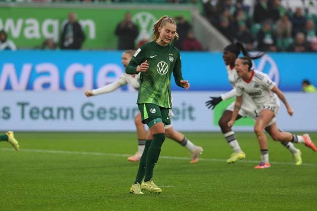 VfL - Frankfurt, BL Frauen Wolfsburg, 08.11.2025, FUßBALL - VfL Wolfsburg vs. Eintracht Frankfurt, Google Pixel Frauen-Bundesliga, Saison 2025 26. Janina Minge (VfL Wolfsburg) verschießt Elfmeter Wolfsburg