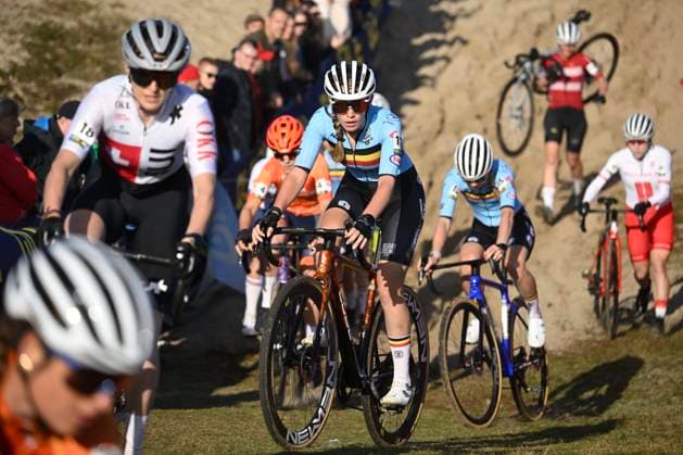 2025 UEC Cyclo-Cross EC - Women Elite MIDDELKERKE, BELGIUM - NOVEMBER 08 : Brouwers Julie (BEL) in action during the 2025 UEC Cyclo-Cross European Championships for Women Elite on November 08, 2025 in Middelkerke, Belgium, 08 11 2025 Middelkerke Belgium  Copyright: xNicoxVereeckenx