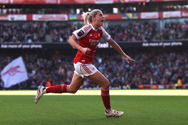Womens Super League Arsenal v Chelsea 08 November 2025 London - Women™s Super League Football - Arsenal v Chelsea - Alessia Russo of Arsenal celebrates after scoring the equalising goal - (Photo by Mark Leech). London UK Copyright: xMarkxLeechxOffside