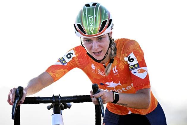 Dutch Inge van der Heijden pictured in action during the elite women race at the UEC Cyclocross European Championships, Saturday 08 November 2025, in Middelkerke. JASPERxJACOBS  x140184939x