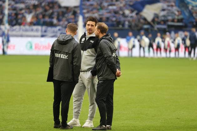 08.11.2025, xrekx, Fussball 2.Bundesliga, FC Schalke 04 - SV Elversberg v.l. Vincent Wagner Trainer (SV 07 Elversberg) (DFL DFB REGULATIONS PROHIBIT ANY USE OF PHOTOGRAPHS as IMAGE SEQUENCES and or QUASI-VIDEO) Gelsenkirchen