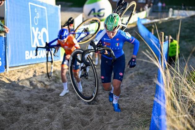 2025 UEC Cyclo-Cross EC - Women Elite MIDDELKERKE, BELGIUM - NOVEMBER 08 : Casasola Sara (ITA) in action during the 2025 UEC Cyclo-Cross European Championships for Women Elite on November 08, 2025 in Middelkerke, Belgium, 08 11 2025 Middelkerke Belgium  Copyright: xNicoxVereeckenx
