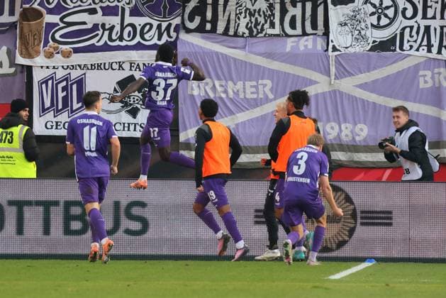 37 Ismail Badjie (Osnabrück) bejubelt sein Tor Fussball 3. Liga 2025 2026 FC Energie Cottbus - VfL Osnabrück