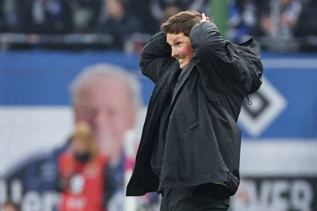 1. Bundesliga - Hamburger SV - Borussia Dortmund am 08.11.2025 im Volksparkstadion in Hamburg Trainer Merlin Polzin (Hamburg) unzufrieden, enttäuscht, enttaeuscht, niedergeschlagen