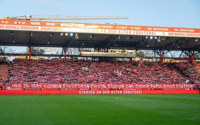 Fußball, Herren, Saison 2025 2026, 1. Bundesliga (10. Spieltag), 1. FC Union Berlin - FC Bayern München, Fans des 1. FC Union mit einer Botschaft für die Innenminister-Konferenz, Stadien sind sicher, 08.11.2025, Copyright: xMatthiasxKochx