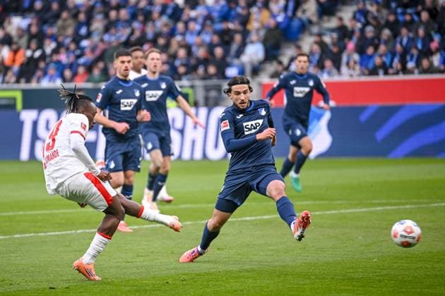 Yan DiomandÃ (RB Leipzig) Torschuss zum 0:1 waehrend des spiels der Bundesliga zwischen TSG Hoffenheim und RB Leipzig, PreZero Arena am 08. November 2025 in Sinsheim, Deutschland. (Foto von Harry Langer DeFodi Images) +++ Yan DiomandÃ (RB Leipzig) scores his team s first goal during the Bundesliga match between TSG Hoffenheim and RB Leipzig at PreZero Arena on November 8, 2025 in Sinsheim, Germany. (Photo by Harry Langer DeFodi Images) DFL regulations prohibit any use of photographs as image sequences and or quasi-video. (Photo by Harry Langer DeFodi Images) DFL regulations prohibit any use of photographs as image sequences and or quasi-video. Yan DiomandÃ RB Leipzig goal shot to 0 1 waehrend des spiels der Bundesliga zwischen TSG Hoffenheim und RB Leipzig, PreZero Arena am 08 November 2025 in Sinsheim, Germany Photo by Harry Langer DeFodi Images Yan DiomandÃ RB Leipzig scores his team s first goal during the Bundesliga match between TSG Hoffenheim and RB Leipzig at PreZero Arena on November 8, 2025 in Sinsheim, Germany Photo by Harry Langer DeFodi Images DFL regulations prohibit any use of photographs as image sequences and or quasi video Photo by Harry Langer DeFodi Images DFL regulations prohibit any use of photographs as image sequences and or quasi video