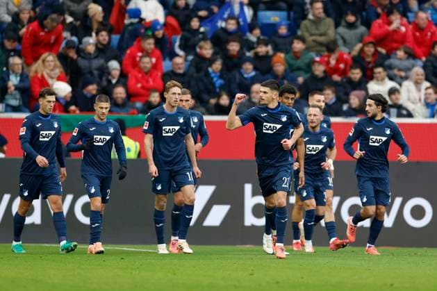 v.l.n.r.: Torschuetze, Scorer Albian Hajdari (TSG Hoffenheim, 21) Jubel nach seinem Tor zum 1:1, jubelnd, bejubelt, jubelt, jubeln, Cheers after the goal, cheering, celebrated, cheers, cheering, emotions 08.11.2025, Fussball, Bundesliga, TSG Hoffenheim - RB Leipzig, GER, Sinnsheim, PreZero Arena, DFL REGULATIONS PROHIBIT ANY USE OF PHOTOGRAPHS AS IMAGE SEQUENCES AND OR QUASI-VIDEO. Copyright: HMBxMedia xHeikoxBecker