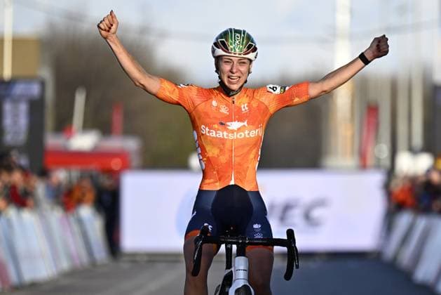 Dutch Inge van der Heijden celebrates as she crosses the finish line at the elite women race at the UEC Cyclocross European Championships, Saturday 08 November 2025, in Middelkerke. JASPERxJACOBS  x140192141x