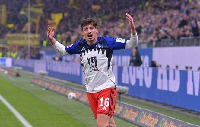 08.11.2025, xblx, Fussball 1.Bundesliga, Hamburger SV - Borussia Dortmund v.l. Giorgi Gocholeishvili (Hamburg, HSV, Hamburger SV), gibt Anweisungen, gestikuliert, mit den Armen gestikulieren gives instructions, gesticulate. (DFL DFB REGULATIONS PROHIBIT ANY USE OF PHOTOGRAPHS as IMAGE SEQUENCES and or QUASI-VIDEO) Hamburg