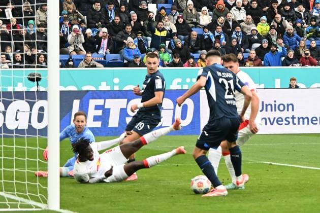 08.11.2025, xsltx, Fussball 1.Bundesliga, TSG 1899 Hoffenheim - RB Leipzig v.l. Albian Hajdari (1899 Hoffenheim) Torschuetze, erzielt das Tor, Treffer, scores the goal 1:1 (DFL DFB REGULATIONS PROHIBIT ANY USE OF PHOTOGRAPHS as IMAGE SEQUENCES and or QUASI-VIDEO) Sinsheim