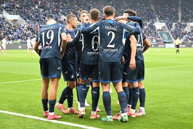 08.11.2025, xsltx, Fussball 1.Bundesliga, TSG 1899 Hoffenheim - RB Leipzig v.l. Torjubel nach dem Tor zum celebrating the goal celebrate 1:1 durch Albian Hajdari (1899 Hoffenheim) (DFL DFB REGULATIONS PROHIBIT ANY USE OF PHOTOGRAPHS as IMAGE SEQUENCES and or QUASI-VIDEO) Sinsheim