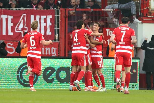 08.11.2025, xtgx, Fussball 1.Bundesliga, Union Berlin - FC Bayern München v.l. Torjubel nach dem Tor zum celebrating the goal celebrate 1:0 durch Danilho Doekhi (1. FC Union Berlin) (DFL DFB REGULATIONS PROHIBIT ANY USE OF PHOTOGRAPHS as IMAGE SEQUENCES and or QUASI-VIDEO) Berlin