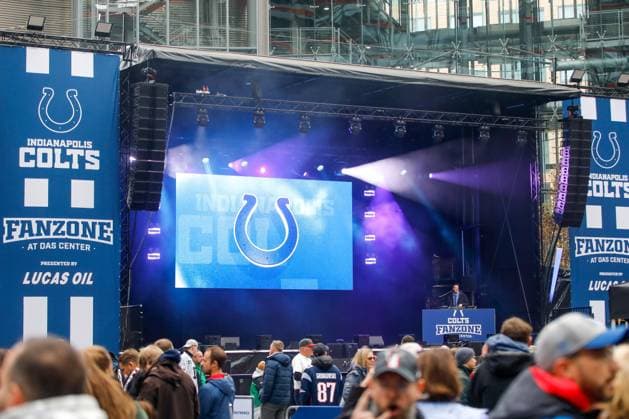 NFL, American Football Herren, USA Fanzone der Indianapolis Colts in Berlin Berlin, 08.11.2025 NFL Fanzone der Indianapolis Colts am Potsdamer Platz in Berlin Foto: Matthias Gränzdörfer Berlin Copyright: xMatthiasxGränzdörferx