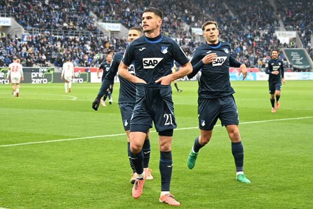 08.11.2025, xsltx, Fussball 1.Bundesliga, TSG 1899 Hoffenheim - RB Leipzig v.l. Torjubel nach dem Tor zum celebrating the goal celebrate 1:1 durch Albian Hajdari (1899 Hoffenheim) (DFL DFB REGULATIONS PROHIBIT ANY USE OF PHOTOGRAPHS as IMAGE SEQUENCES and or QUASI-VIDEO) Sinsheim