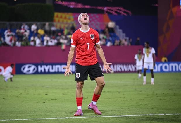 Fussball, Junioren U 17 WM 2025 Doha Katar Vorrunde 08.11.2025 Gruppe L Mali - Oesterreich JUBEL Oesterreich; Torschuetze zum 0-3 Nicolas Jozepovic