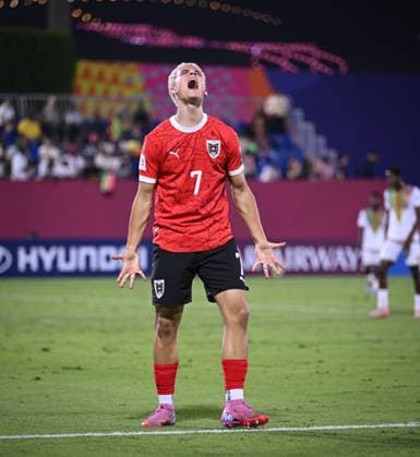 Fussball, Junioren U 17 WM 2025 Doha Katar Vorrunde 08.11.2025 Gruppe L Mali - Oesterreich JUBEL Oesterreich; Torschuetze zum 0-3 Nicolas Jozepovic