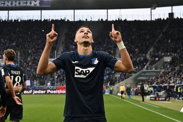 08.11.2025, xsltx, Fussball 1.Bundesliga, TSG 1899 Hoffenheim - RB Leipzig v.l. Torjubel nach dem Tor zum celebrating the goal celebrate 2:1 durch Tim Lemperle (1899 Hoffenheim) (DFL DFB REGULATIONS PROHIBIT ANY USE OF PHOTOGRAPHS as IMAGE SEQUENCES and or QUASI-VIDEO) Sinsheim