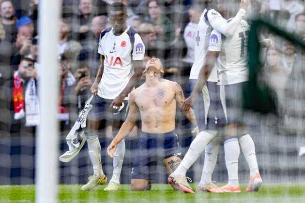 Tottenham Hotspur v Manchester United, ManU Premier League, Football, Tottenham Hotspur Stadium, London, UK - 08 Nov 2025 Goal. Richarlison of Tottenham Hotspur celebrates after scores. London Tottenham Hotspur Stadium Tottenham GBR, UK NEWSPAPERS OUT Copyright: xEllixBirchx