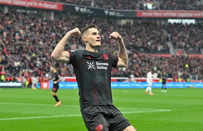 Jubel Patrik Schick (Bayer Leverkusen) nach seinem Tor zum 1:0, Fussball 1. Bundesliga,10.Spieltag, Bayer 04 Leverkusen - 1. FC Heidenheim, am 08.11.2025 in Leverkusen Deutschland. DFL regulations prohibit any use of photographs as image sequences and or quasi-video Â