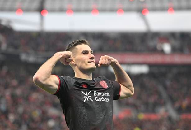Jubel Patrik Schick (Bayer Leverkusen) nach seinem Tor zum 1:0, Fussball 1. Bundesliga,10.Spieltag, Bayer 04 Leverkusen - 1. FC Heidenheim, am 08.11.2025 in Leverkusen Deutschland. DFL regulations prohibit any use of photographs as image sequences and or quasi-video Â *** Cheering Patrik Schick Bayer Leverkusen after his goal for 1 0, Soccer 1 Bundesliga,10 Matchday, Bayer 04 Leverkusen 1 FC Heidenheim, on 08 11 2025 in Leverkusen Germany DFL regulations prohibit any use of photographs as image sequences and or quasi video Â