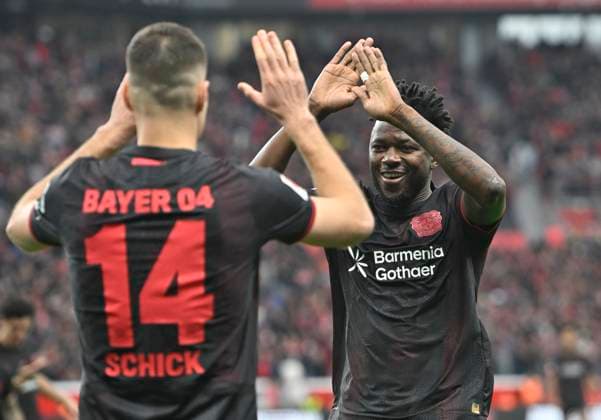 Jubel Patrik Schick (Bayer Leverkusen) nach seinem Tor zum 1:0, mit Edmond Tapsoba (Bayer Leverkusen) Fussball 1. Bundesliga,10.Spieltag, Bayer 04 Leverkusen - 1. FC Heidenheim, am 08.11.2025 in Leverkusen Deutschland. DFL regulations prohibit any use of photographs as image sequences and or quasi-video Â