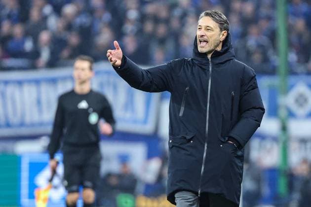 1. Bundesliga - Hamburger SV - Borussia Dortmund am 08.11.2025 im Volksparkstadion in Hamburg Trainer Niko Kovac (Dortmund) gestikuliert