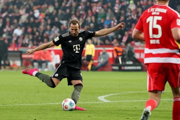 08.11.2025, xtgx, Fussball 1.Bundesliga, Union Berlin - FC Bayern München v.l. Harry Kane (FC Bayern Muenchen) (DFL DFB REGULATIONS PROHIBIT ANY USE OF PHOTOGRAPHS as IMAGE SEQUENCES and or QUASI-VIDEO) Berlin