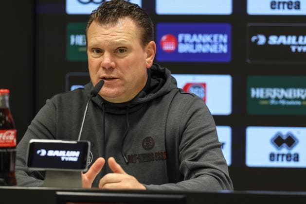 3. Liga; FC Ingolstadt 04 - Rot-Weiss Essen; Interview Pressekonferenz Cheftrainer New Koschinat (RWE) 3. Liga - FC Ingolstadt 04 Saison 2025 2026 Rot-Weiss Essen RWE