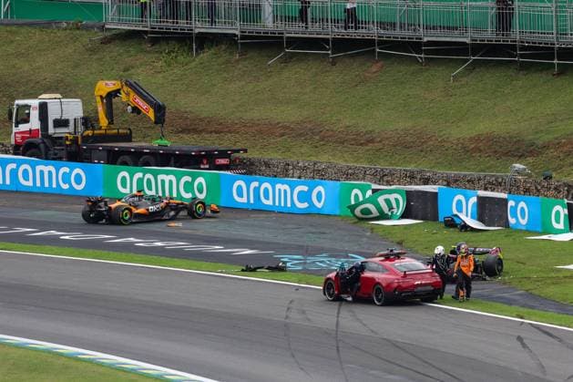 F1 - SAO PAULO GRAND PRIX 2025 PIASTRI Oscar (aus), McLaren F1 Team MCL39, portrait during the 2025 Formula 1 Grande Premio de Sao Paulo, 2025 Sao Paulo Grand Prix, 21th round of the 2025 FIA Formula One World Championship, WM, Weltmeisterschaft from November 7 to 9, 2025 on the Interlagos, in Sao Paulo, Brazil - Sao PauloBrazil  Copyright: xDPPIx