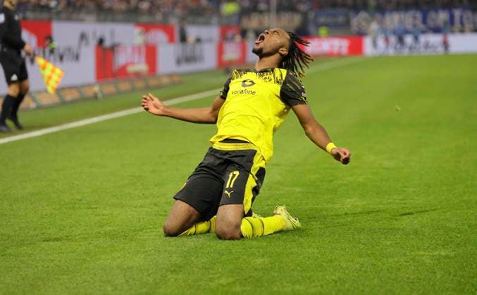 Foto : Torjubel für Dortmund , Carney CHUKWUEMEKA trifft zum 0-1 Fussball 1. Liga , 10. Spieltag am Sa. 08.11.2025 Hamburger SV - Borussia Dortmund