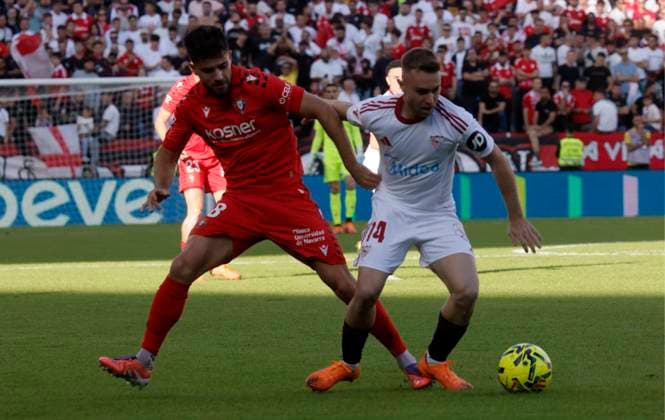 Spanish La Liga EA Sports soccer match Sevilla vs Osasuna at Sanchez Pizjuan stadium in Sevilla, Spain, 08 November 2025 JORNADA 12 LIGA EA SPORTS 900 Cordon Press  900 CordonxPress LOF - Sevilla vs Osasuna