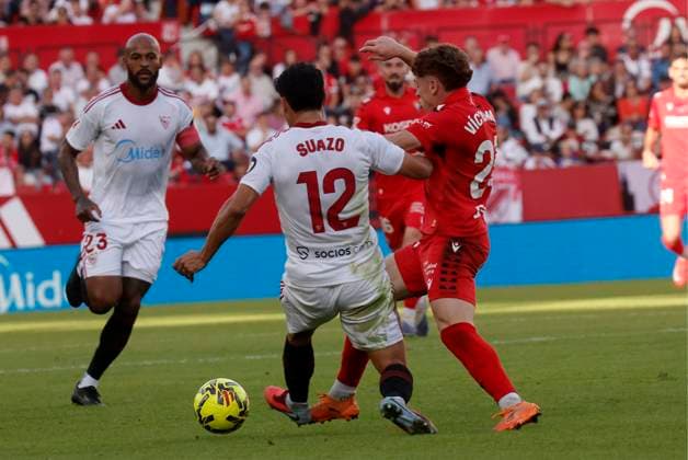 Spanish La Liga EA Sports soccer match Sevilla vs Osasuna at Sanchez Pizjuan stadium in Sevilla, Spain, 08 November 2025 JORNADA 12 LIGA EA SPORTS 900 Cordon Press  900 CordonxPress LOF - Sevilla vs Osasuna