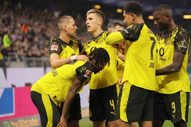 Foto : Torjubel für Dortmund , Carney CHUKWUEMEKA trifft zum 0-1 Fussball 1. Liga , 10. Spieltag am Sa. 08.11.2025 Hamburger SV - Borussia Dortmund