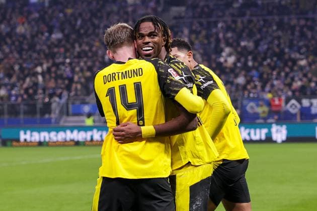 08.11.2025, 1. Bundesliga, 10. Spieltag, Hamburger SV - Borussia Dortmund, Carney Chukwuemeka (Borussia Dortmund) bejubelt das Tor zum 0:1, Hamburg Volksparkstadion Hamburg Deutschland xRHR-FOTO DEx Copyright: DennisxEwert RHR-FOTOx RHR-FOTO DE