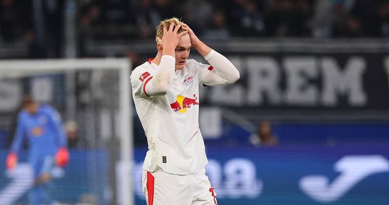 Hoffenheim - RB Leipzig Bundesliga Sinsheim, 08.11.2025, PreZero Arena, Fußball Bundesliga, Spieltag 10 , TSG 1899 Hoffenheim vs. RB Leipzig 3:1 (2:1) , Im Bild: Conrad Harder (11, RB Leipzig) enttäuscht , Nur zur redaktionellen Nutzung. Only editorial use. , DFL regulations prohibit any use of photographs as image sequences and or quasi-video. ,