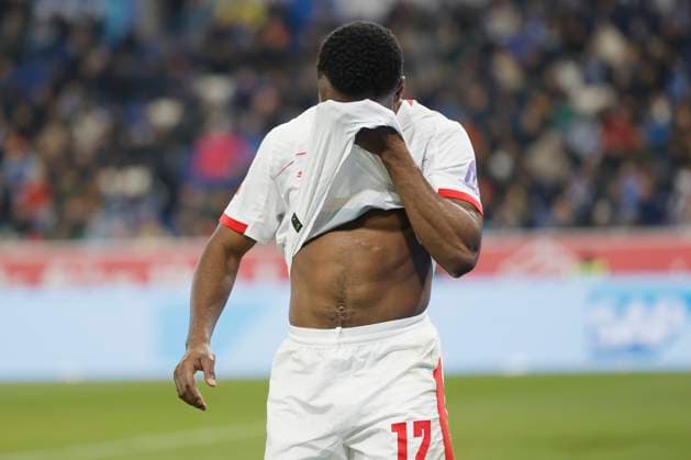 v.l.n.r.: Enttaeuschung, niedergeschlagen, deprimiert, frust, enttaeuscht, enttaeuscht schauend, dissapointed bei Ridle Baku (RB Leipzig, 17), 08.11.2025, Fussball, Bundesliga, TSG Hoffenheim - RB Leipzig, GER, Sinnsheim, PreZero Arena, DFL REGULATIONS PROHIBIT ANY USE OF PHOTOGRAPHS AS IMAGE SEQUENCES AND OR QUASI-VIDEO. Copyright: HMBxMedia xHeikoxBecker