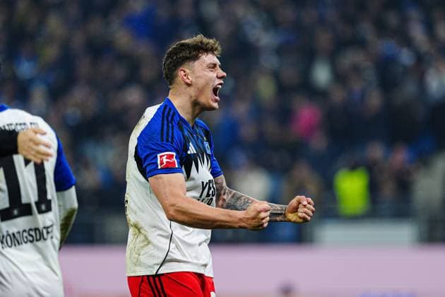 Torjubel Nicolai Remberg (Hamburger SV, 21) und Ransford-Yeboah Koenigsdoerffer (Hamburger SV, 11) nach Tor zum 1:1 Ransford-Yeboah Koenigsdoerffer (Hamburger SV, 11) GER, Hamburger SV vs. Borussia Dortmund, Fussball, 1. Bundesliga, Spieltag 10, Saison 2025 2026, 08.11.2025 DFL REGULATIONS PROHIBIT ANY USE OF PHOTOGRAPHS AS IMAGE SEQUENCES AND OR QUASI-VIDEO GER, Hamburger SV vs. Borussia Dortmund, Fussball, 1. Bundesliga, Spieltag 10, Saison 2025 2026, 08.11.2025 Hamburg Copyright: xEibner-Pressefoto MarcelxvonxFehrnx EP_MFN