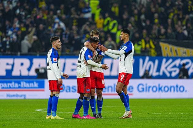 Hamburger SV Freude nach Unentschieden GER, Hamburger SV vs. Borussia Dortmund, Fussball, 1. Bundesliga, Spieltag 10, Saison 2025 2026, 08.11.2025 DFL REGULATIONS PROHIBIT ANY USE OF PHOTOGRAPHS AS IMAGE SEQUENCES AND OR QUASI-VIDEO GER, Hamburger SV vs. Borussia Dortmund, Fussball, 1. Bundesliga, Spieltag 10, Saison 2025 2026, 08.11.2025 Hamburg Copyright: xEibner-Pressefoto MarcelxvonxFehrnx EP_MFN