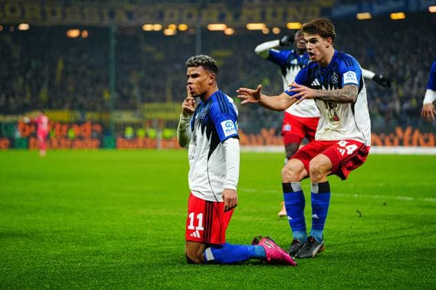 Torjubel Ransford-Yeboah Koenigsdoerffer (Hamburger SV, 11) nach Tor zum 1:1 GER, Hamburger SV vs. Borussia Dortmund, Fussball, 1. Bundesliga, Spieltag 10, Saison 2025 2026, 08.11.2025 DFL REGULATIONS PROHIBIT ANY USE OF PHOTOGRAPHS AS IMAGE SEQUENCES AND OR QUASI-VIDEO GER, Hamburger SV vs. Borussia Dortmund, Fussball, 1. Bundesliga, Spieltag 10, Saison 2025 2026, 08.11.2025 Hamburg Copyright: xEibner-Pressefoto MarcelxvonxFehrnx EP_MFN
