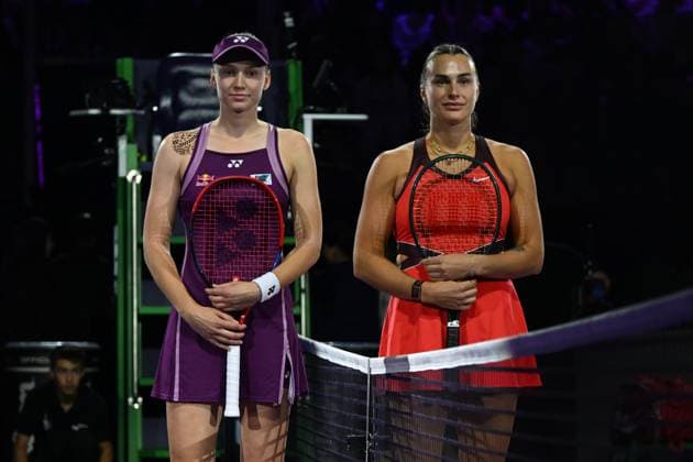 WTA, Tennis Damen Finals 2025 - Doubles Final RIYADH, SAUDI ARABIA NOVEMBER 08: Elena Rybakina of Kazakhstan (L) and Aryna Sabalenka (R) are seen ahead of their women s singles final match of the 2025 WTA Finals, part of the Hologic WTA Tour, at King Saud University Indoor Arena in Riyadh, Saudi Arabia, on November 8, 2025. Artur Widak Anadolu Riyadh Saudi Arabia. Editorial use only. Please get in touch for any other usage.  Copyright: x2025xAnadoluxArturxWidakx