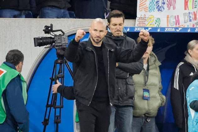 Christian Ilzer (TSG Hoffenheim Trainer) beim abpfiff , Deutschland, Fussball, 1. Bundesliga, 10.Spieltag, 2025 2026, TSG Hoffenheim vs. RB Leipzig, 08.11.2025, PreZero Arena, Sinsheim, Deutschland Sinsheim PreZero Arena Baden-Württemberg Deutschland Copyright: xGrantxHubbsx