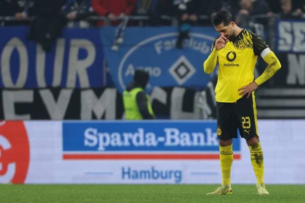 1. Bundesliga - Hamburger SV - Borussia Dortmund am 08.11.2025 im Volksparkstadion in Hamburg Emre Can (Dortmund 23) unzufrieden, enttäuscht, enttaeuscht, niedergeschlagen.