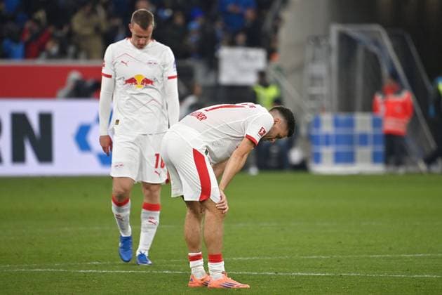 Spieler Leipzig nach Spielende, Christoph BAUMGARTNER (L),hi:Lukas KLOSTERMANN (L), Enttaeuschung,Frust, enttaeuscht,frustriert,niedergeschlagen, Fussball 1. Bundesliga Saison 2025 2026, 10.Spieltag, Spieltag10 TSG 1899 Hoffenheim - RB Leipzig 3-1 am 08.11.2025 PreZero ARENA.