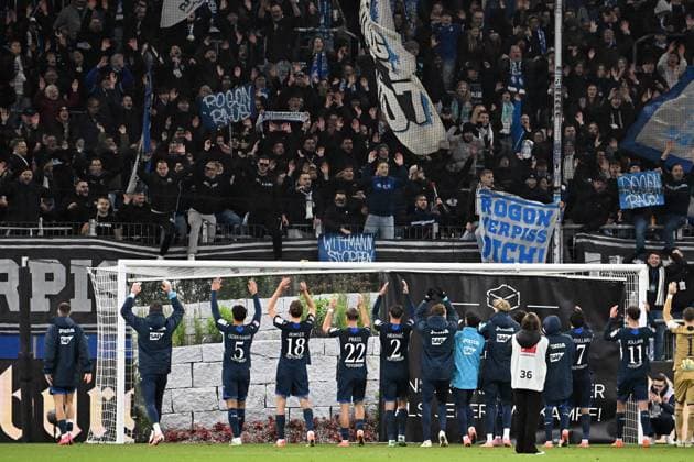 08.11.2025, xsltx, Fussball 1.Bundesliga, TSG 1899 Hoffenheim - RB Leipzig v.l. Jubel, Freude über den Sieg (DFL DFB REGULATIONS PROHIBIT ANY USE OF PHOTOGRAPHS as IMAGE SEQUENCES and or QUASI-VIDEO) Sinsheim