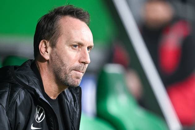 1. Bundesliga: SV Werder Bremen - VfL Wolfsburg am 07.11.2025 im Weserstadion in Bremen Sportdirektor Sebastian Schindzielorz (Wolfsburg)