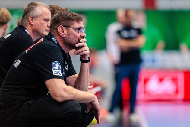 Aaron Ziercke (GWD Minden, Trainer) GER, GWD Minden vs. MT Melsungen, Handball, 1. Bundesliga, 11. Spieltag, Spielzeit 2025 2026, 08.11.2025 GER, GWD Minden vs. MT Melsungen, Handball, 1. Bundesliga, 11. Spieltag, Spielzeit 2025 2026, 08.11.2025 Luebbecke Copyright: xEibner-Pressefoto JanxRollingerx EP_JSK